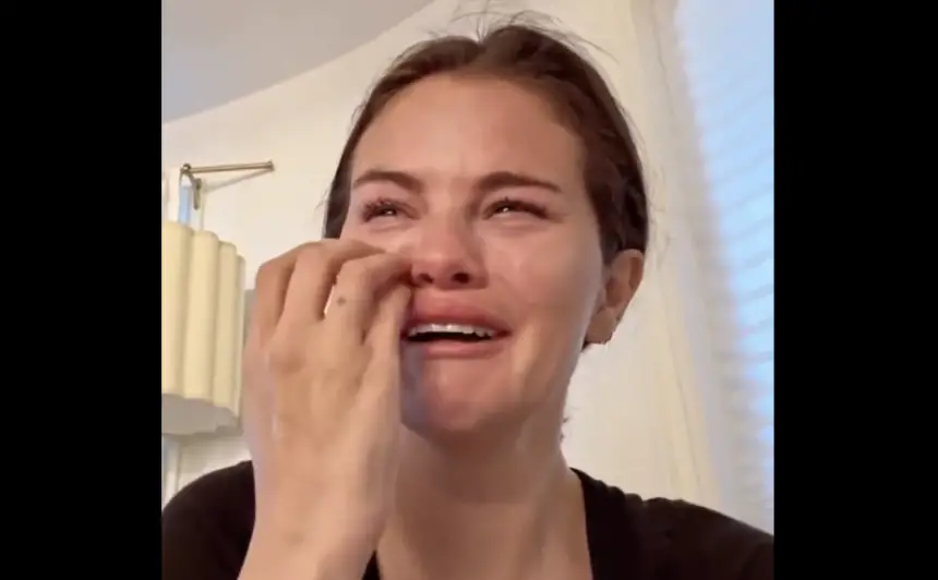 سيلينا غوميز تثير الجدل بدموعها .. وإدارة ترامب تردُّ عليها